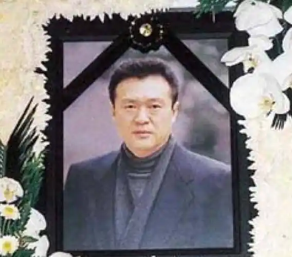 他是《澡堂老板家的男人们》里的二叔,患病6年坚持演到最后一刻_南