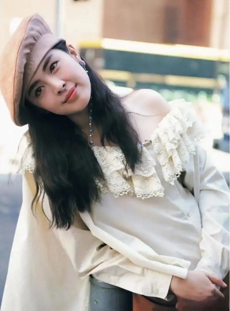 大家还在搜 52岁王祖贤近照惊为天人   王祖贤颜值巅峰照片   52岁