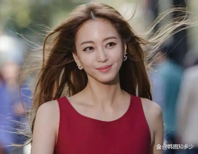 42岁韩艺瑟拍写真超吸睛 时隔4年有望出演新剧 与小10岁男友蜜恋