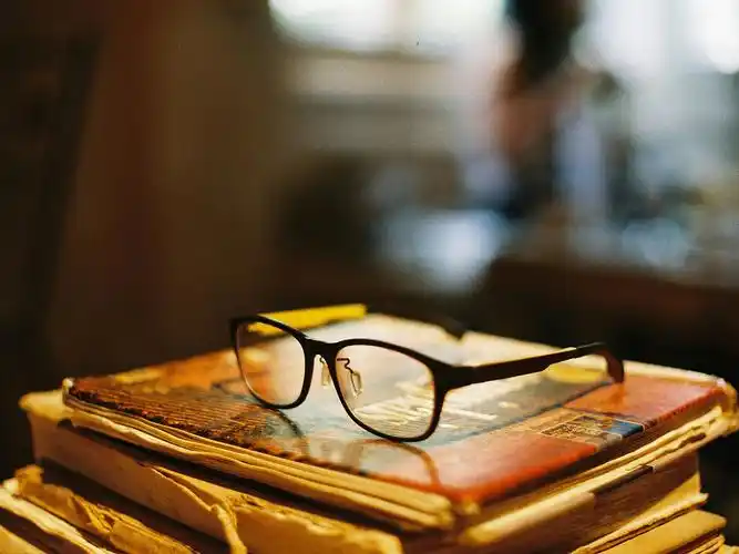 相遇在沉寂的时光里,安静,寂寞,伤感,回忆,眼镜,书,nobita,^0^,心情