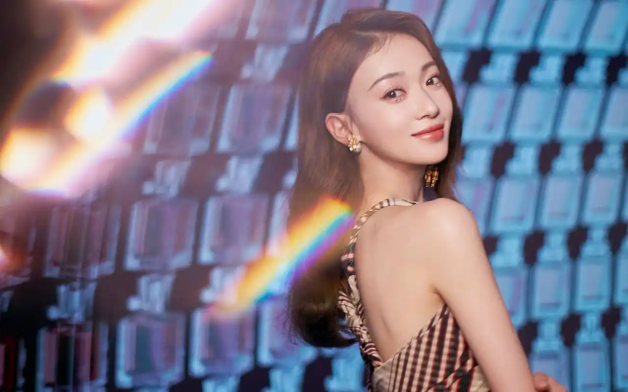 吴谨言性感优雅写真桌面壁纸