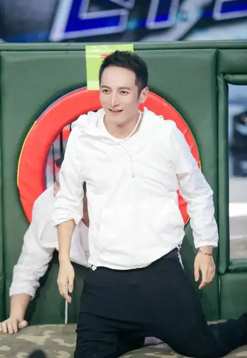 q4:李维嘉为什么突然暴瘦?