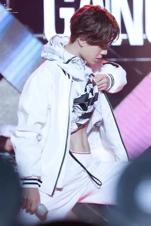 文化节7515啵啵的腹肌好撩人啊7515cr:logo丨@uniq-王一博