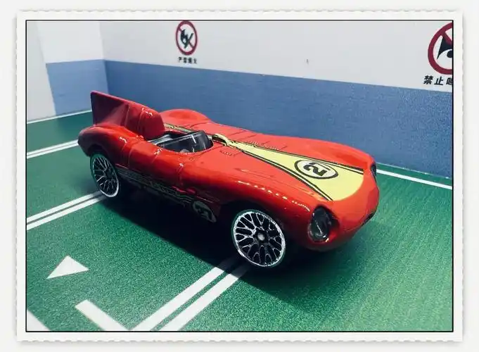 捷豹d-type赛车:勒芒赛场的传奇