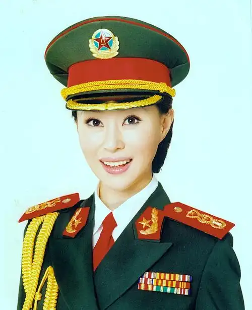 【转载】庆祝八一建军节--中国部队的文艺兵女演员图片【7】