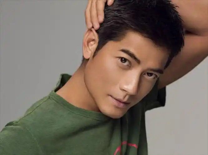 p>郭富城(aaron kwok),1965年10月26日出生于中国香港,祖籍广东东莞