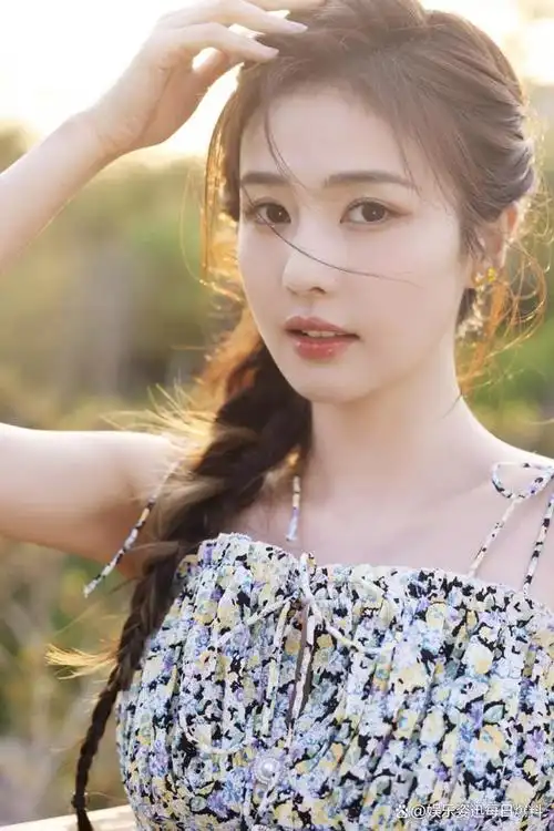 《烈火军校》等多剧给观众留下了深刻的印象,成功爆火～作为演员,白鹿