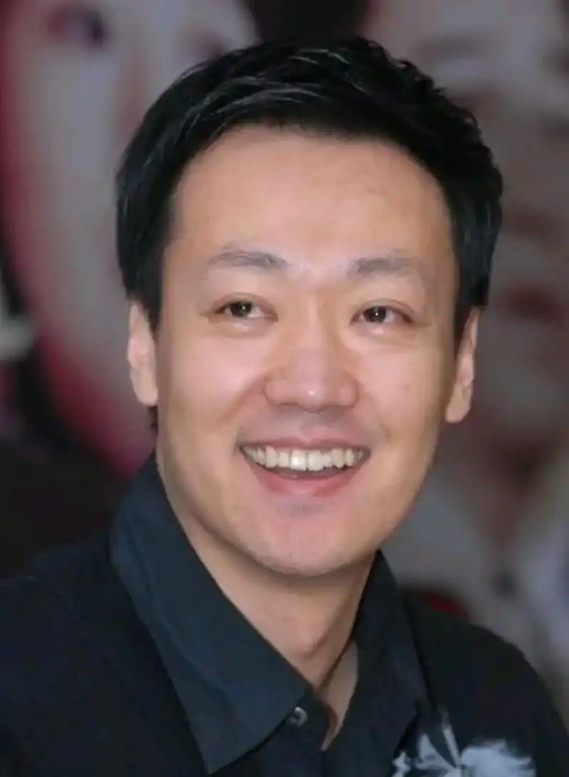 "美女主持人"杨蕾,嫁给了身价10亿的土豆网老板王微,婚后才1年,老公有