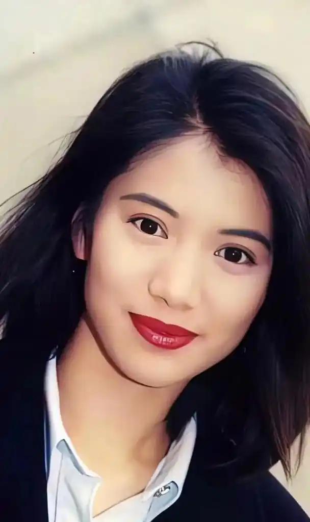 袁咏仪50岁就"断崖式"衰老,曾经最美一姐,如今只能美在p图中