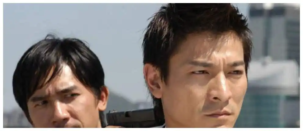 《无间道》中,陈永仁为什么不等恢复警察身份后,再揭穿刘建明?