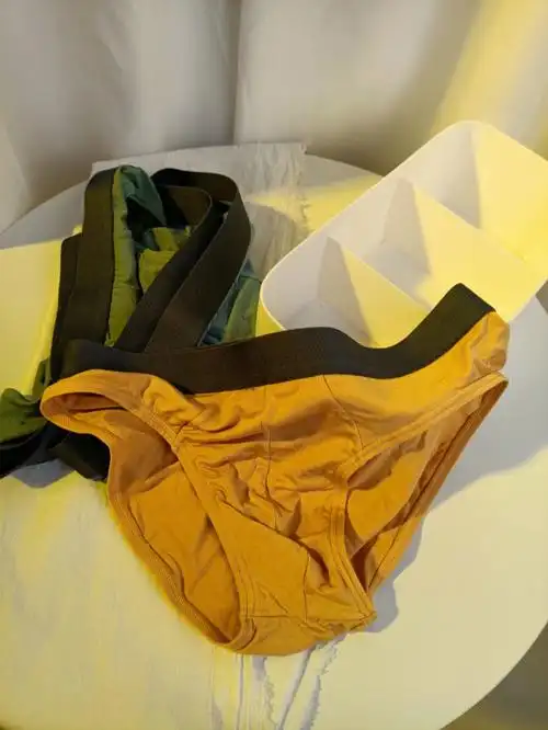 急急急问你一声穿什么颜色三角裤你应吗