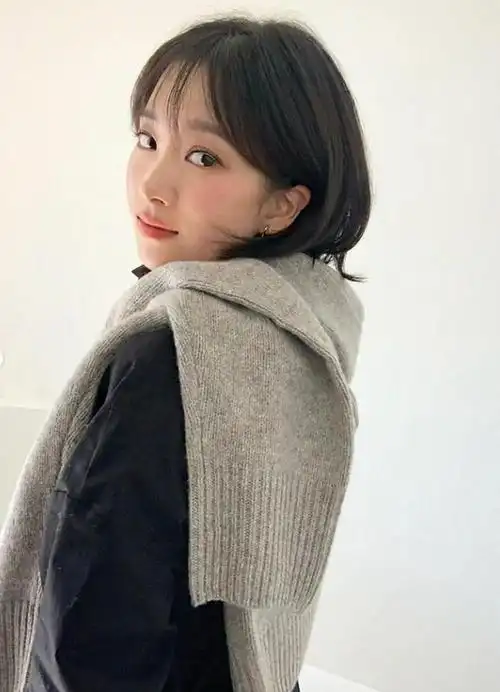 今年最流行的5种发型,减龄又好看!|短发|卷发|脸型|齐刘海_网易订阅