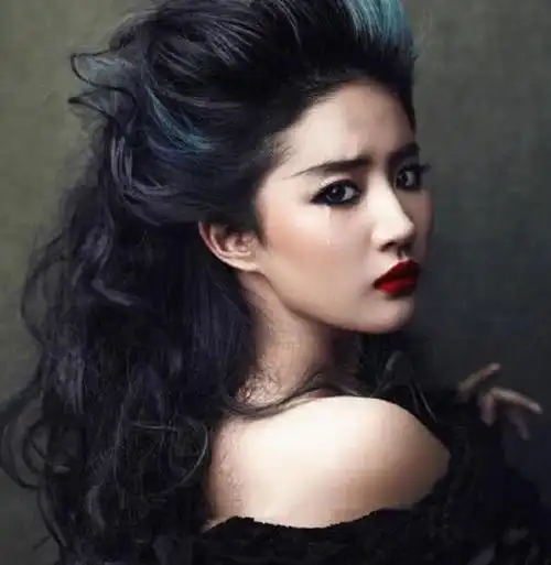 当女神刘亦菲化上浓妆时也可以这样妖娆动人