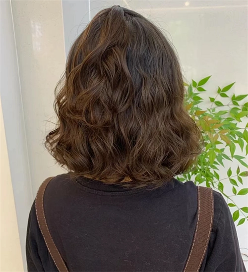 2022女生减龄烫发 俏皮可爱蛋蛋卷