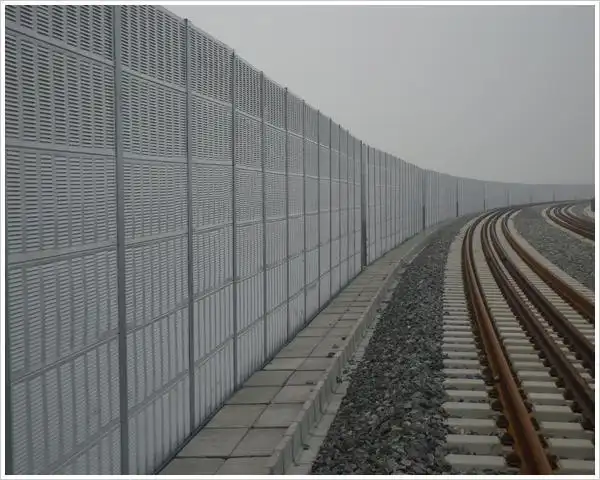 河北三仁铁路声屏障