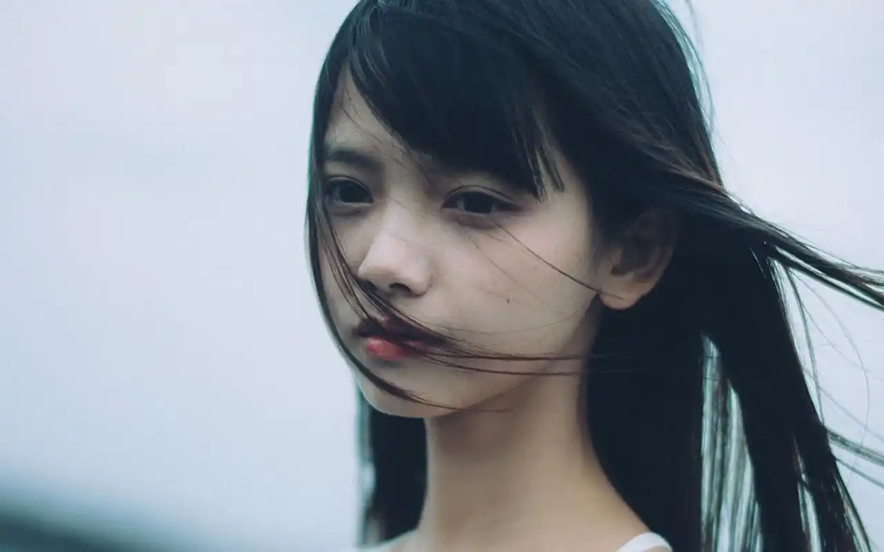 梨花带雨伤感女孩写真