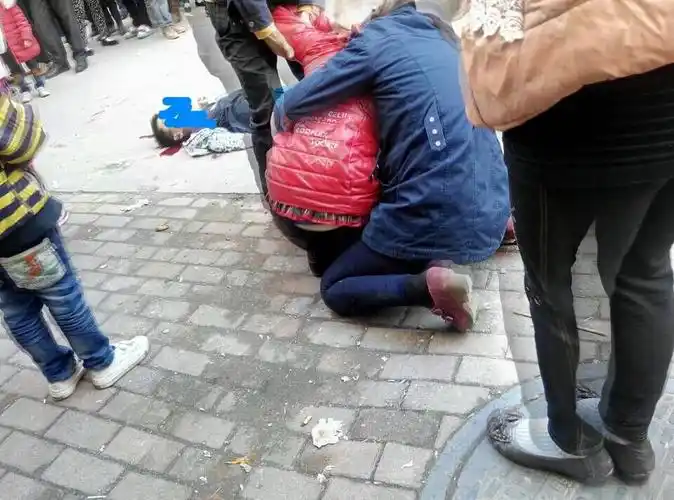 有初中生跳楼刚刚发生在银河街东方巴黎小区的事更新