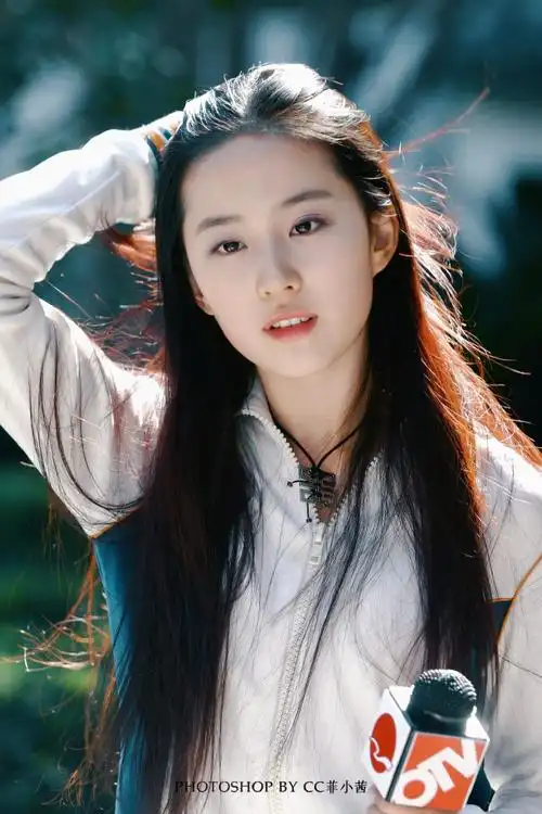 刘亦菲#72 花絮拾遗 · 修图/壁纸阳光下灵动明媚的少女@刘亦菲