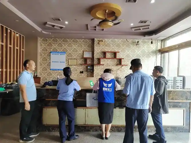 茂名滨海新区电城镇开展娱乐场所禁毒清查行动