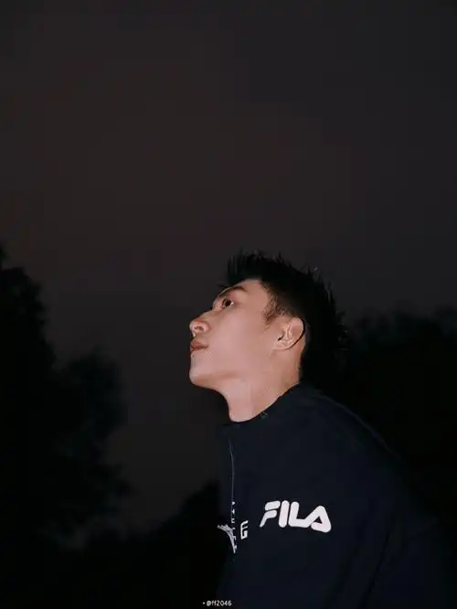 黄景瑜近期状态##黄景瑜暮色芦苇大片