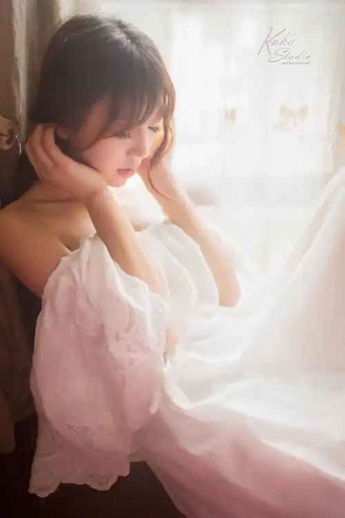 私宅美女朦胧魅惑妩媚勾人清纯私房写真