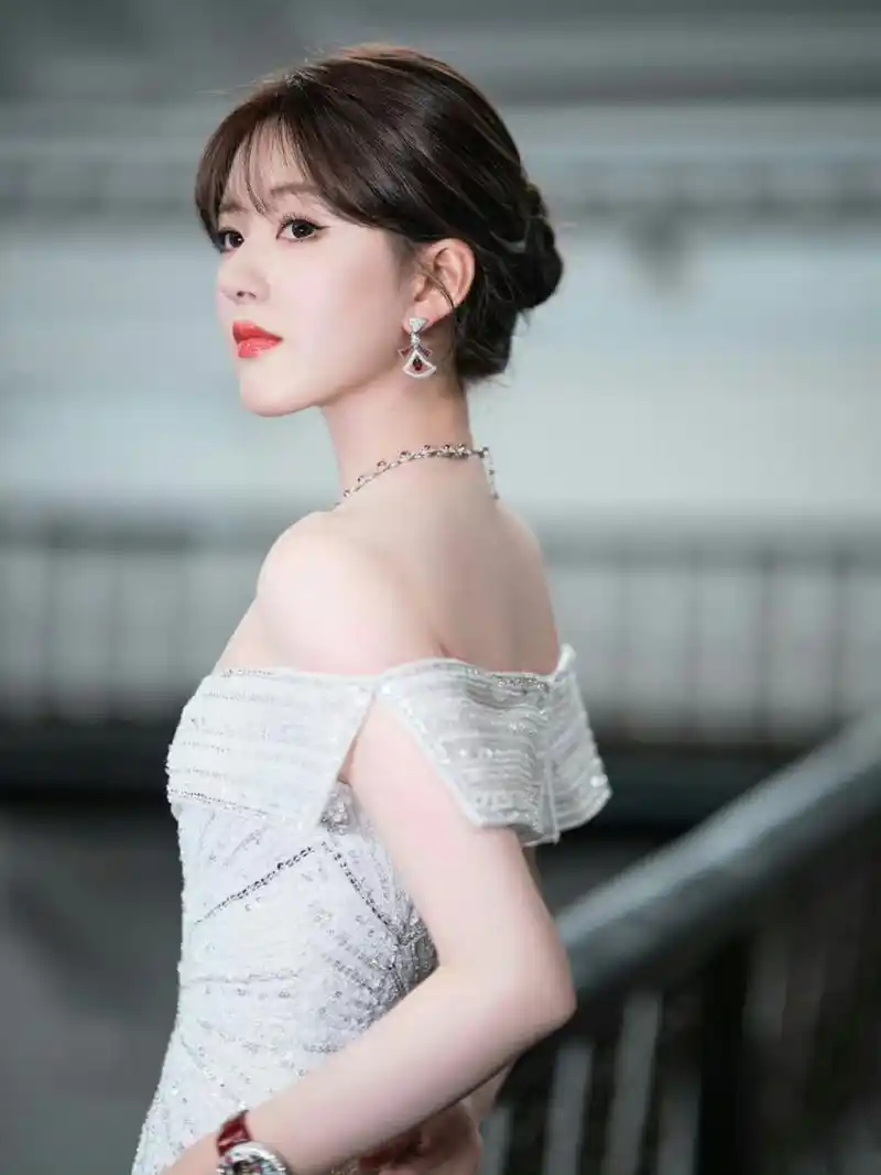 赵露思美照,美丽又性感!#养眼美女