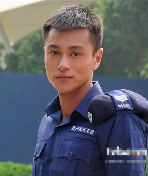 《新扎师妹》,让他们成为了多年的至交好友,年轻时候的黄浩然的确是一