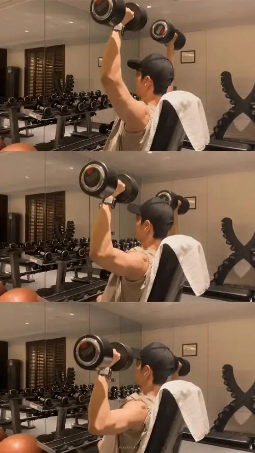 《自律男人·健身房肌肉篇9499》#肖战打网球潜水冲浪vlog##肖战