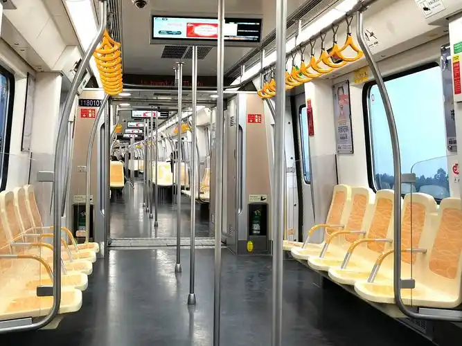 在18号线的地铁上