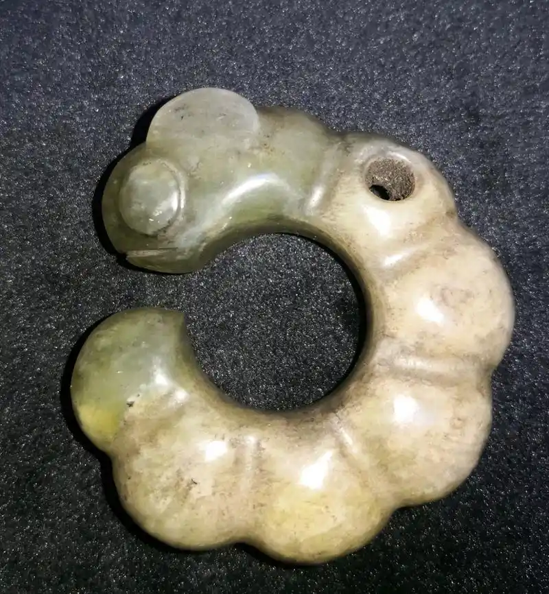 中华第一龙:国家博物馆珍藏的红山玉龙,究竟有什么特别的地方?