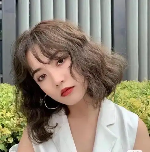 短卷发造型有哪几种,短发造型 卷发