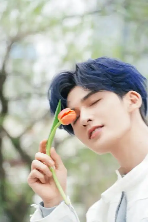 朱正廷霸王茶姬