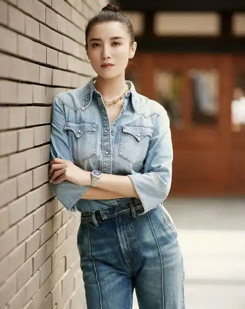 原创40岁女人要摆脱中年感学学小宋佳的搭配看着简单却很高级