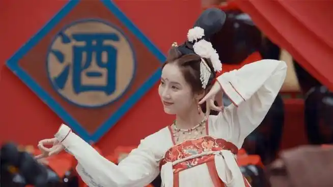 舞姿太美了,今晚我们一起在河南卫视共赏吕一给我们带来的舞蹈