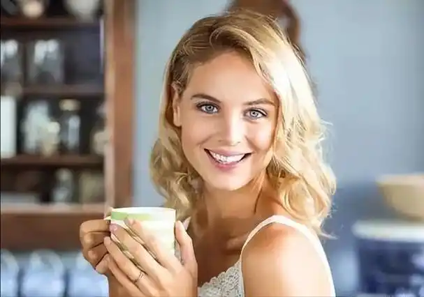 现在的很多女性对于饮料的需求反而比水要更多,这其实是一种错误的