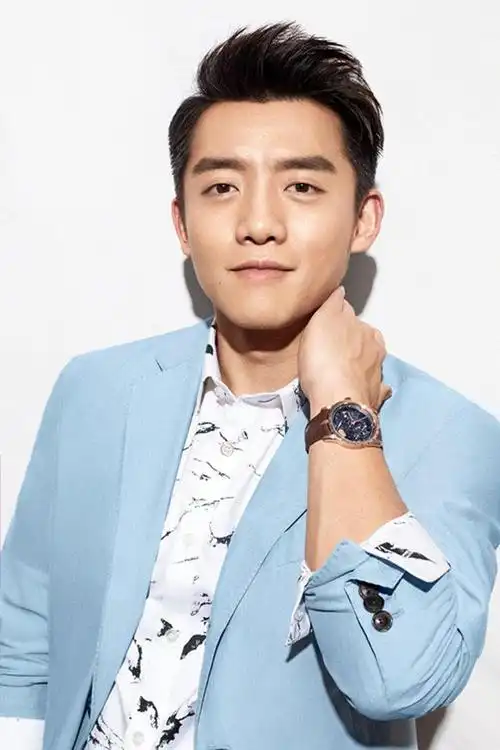 35岁郑恺晒素颜摆摊照面色红润有光泽现身菜场被围观