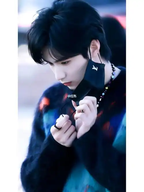 刘耀文这侧脸99