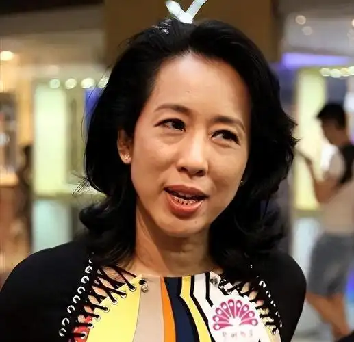 她就是朱玲玲也是中国曾经的跳水皇后郭晶晶的婆婆