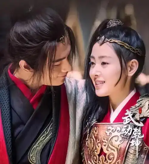 杨洋张天爱恋爱时间线曝光,多次穿同一件衣服,端倪越扒越多!|何炅|军