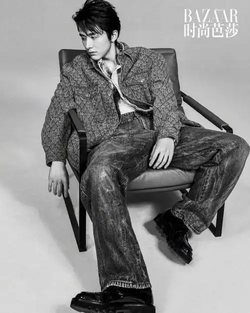 张新成时尚封面a爆了穿背心搭西装化身禁欲系男神侧颜杀完胜