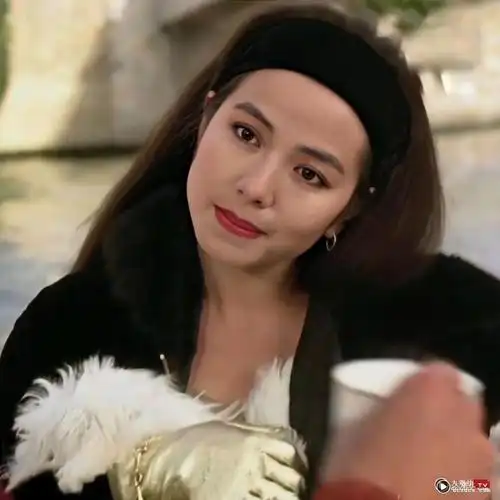 锺楚红19岁参选港姐完美体态张国荣曾公开大赞红姑的美貌