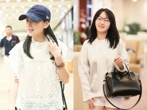 38岁董洁机场似少女,但看到47岁杨钰莹时,突然明白少女的含义!