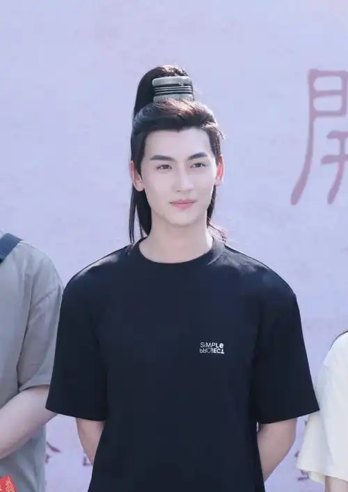 不守男德的黄俊捷复出,新剧《如意客栈》开机,搭档同公司女艺人_腾讯