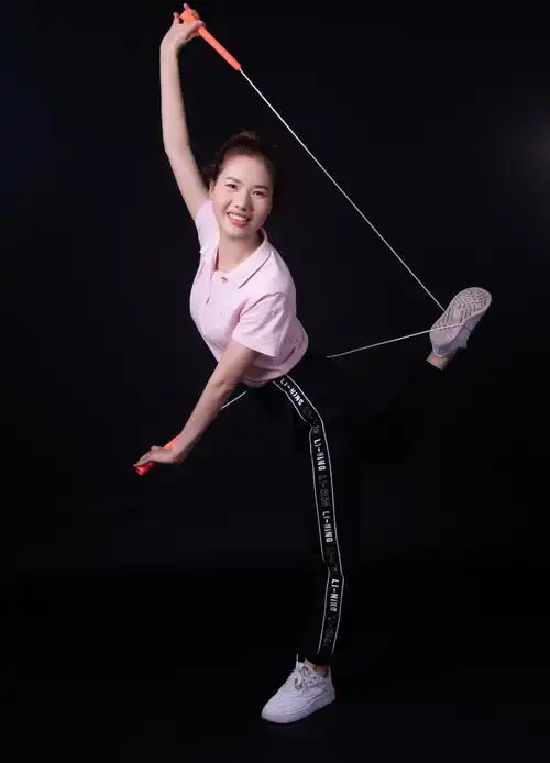 长沙90后美女体育老师带学生玩转花样跳绳网友惊呼太酷了