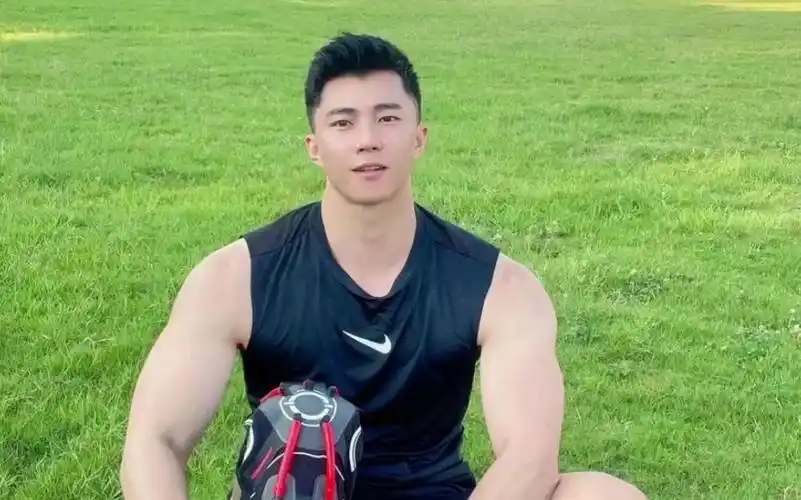 该有的肌肉线条 #阳光男孩 #体育生 #肌肉男 #完美身材 阳光男孩