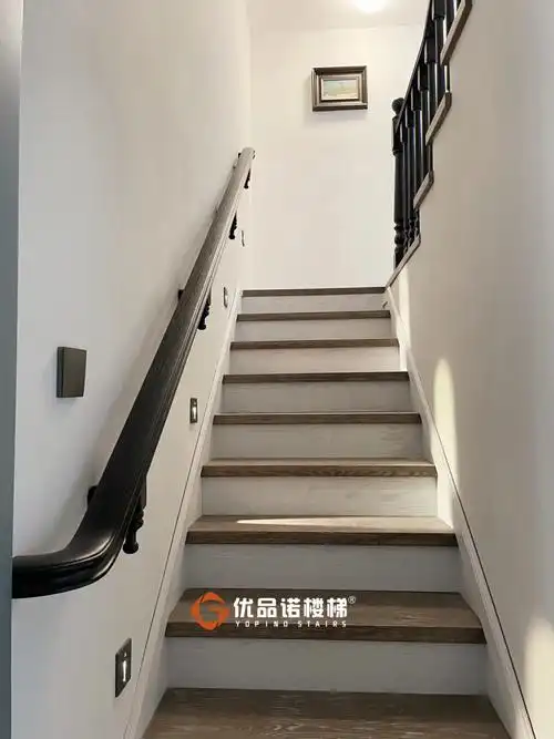 赋予空间休闲舒适的优雅情调~00#实木楼梯yyds   #楼梯设计  #简美