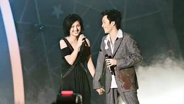 一场演唱会,暴露了郑中基的"乐坛实力",他给所有明星上了一课