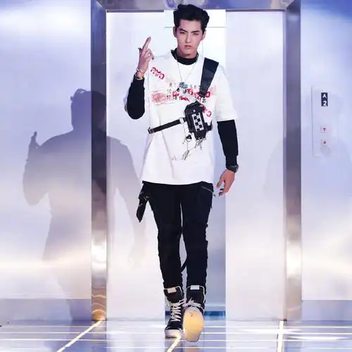 共115 件吴亦凡同款运动服相关商品