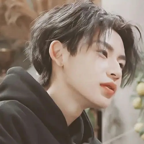 小鬼王琳凯头像