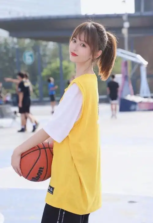 长江以北小七最美腾讯体育nba美女主播王小七